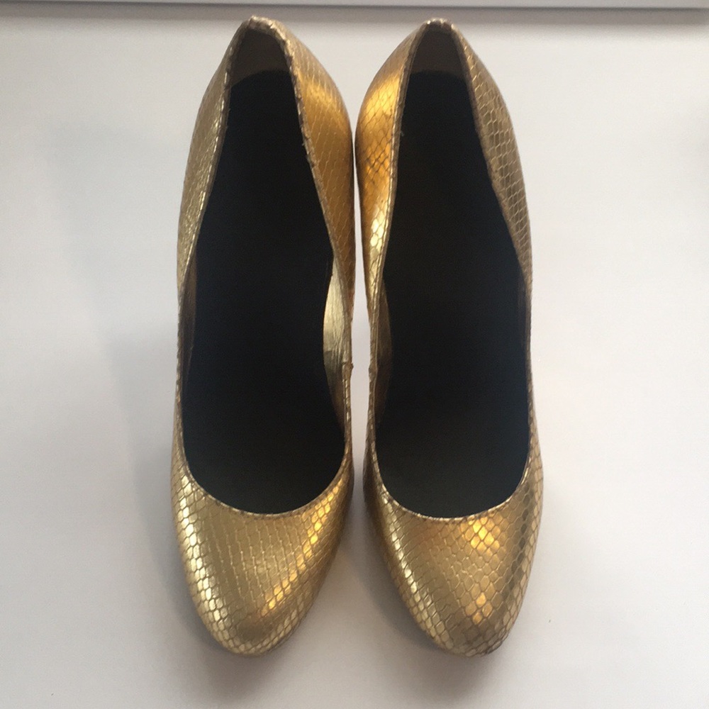 Steven by Steve Madden Platform Pumps